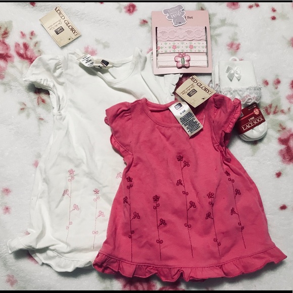 SOLD 4 piece Baby Set Pink White Flowers 🌸 NWT - Picture 2 of 6
